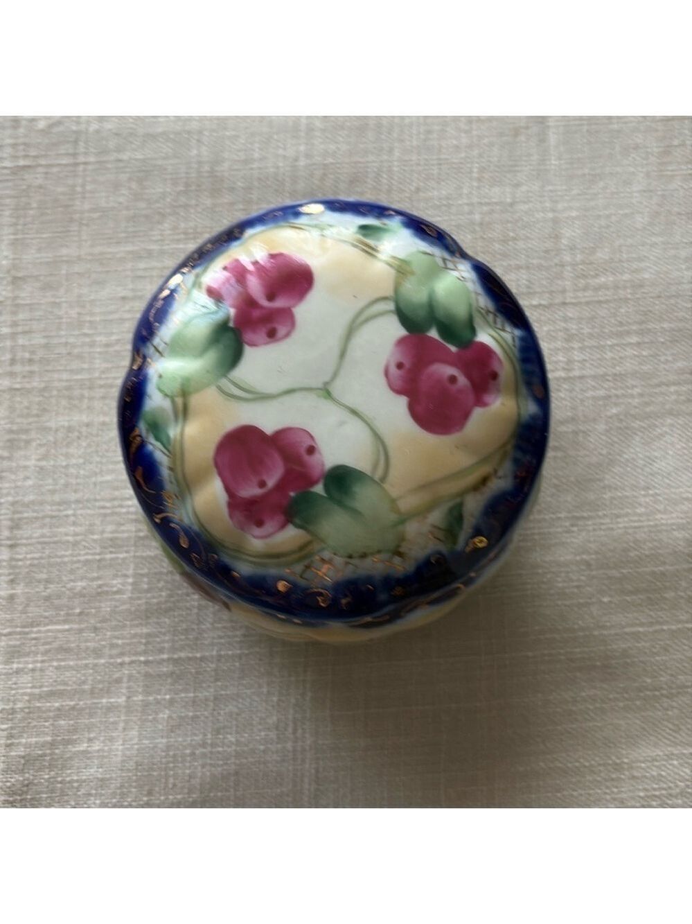 Vintage Nippon Porcelain Trinket Box Hand Painted Floral Gold Trim White Multi - Picture 2 of 5
